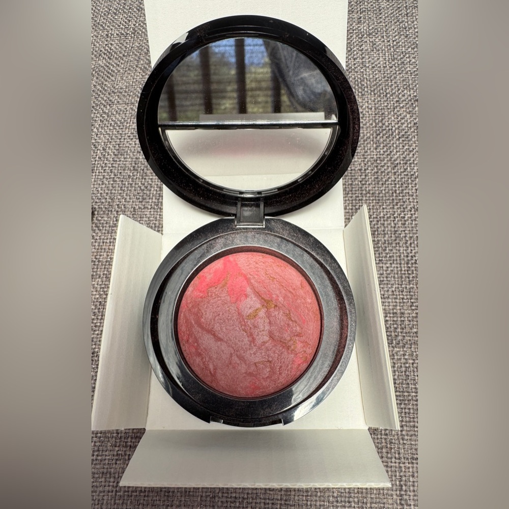 Laura Geller baked blush - brand new